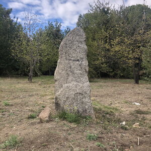 Arko, W63 - Aubi&egrave;re - Menhir du Pont d&rsquo;Aubi&egrave;re 3