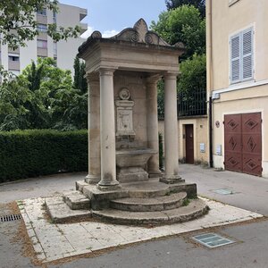 Arko, 69 - Lyon - Autel Taurobolique - Macchab&eacute;es 3