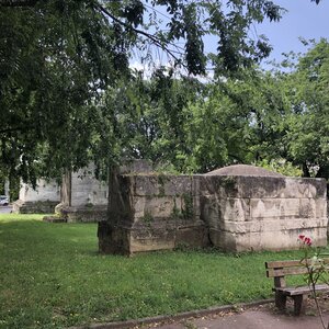 Arko, 69 - Lyon - Mausol&eacute;es du Trion 1