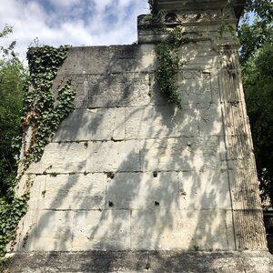 Arko, 69 - Lyon - Mausol&eacute;es du Trion 6