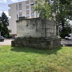 Arko, 69 - Lyon - Mausol&eacute;es du Trion 7