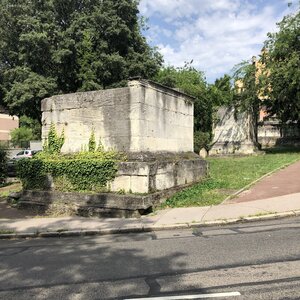 Arko, 69 - Lyon - Mausol&eacute;es du Trion 10