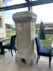 Arko, 69 - Saint-Priest - St&egrave;le fun&eacute;raire 1