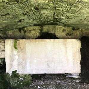 Arko, 69 - Ternay - Sarcophage gallo-romain 4