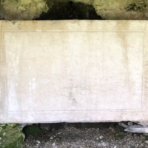 Arko, 69 - Ternay - Sarcophage gallo-romain 5