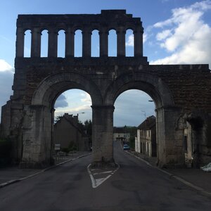 Arko, 71 - Autun - Porte d&rsquo;Arroux 2