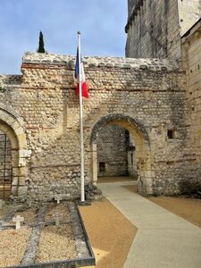 Arko, 49 - Gennes - Mur gallo-romain de l&rsquo;&eacute;glise Saint-Eus&egrave;be