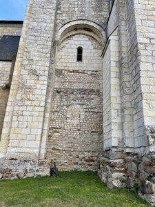 Arko, 49 - Gennes - Mur carolingien de l&rsquo;&eacute;glise Saint V&eacute;t&eacute;rin