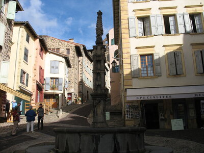LAMALOU-MENDE-LE PUY-ARDECHE-AUBENAS, 106  LE PUY