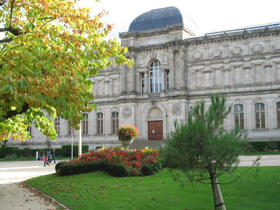 LAMALOU-MENDE-LE PUY-ARDECHE-AUBENAS, 132  LE PUY  Jardins Musée Crozatier 