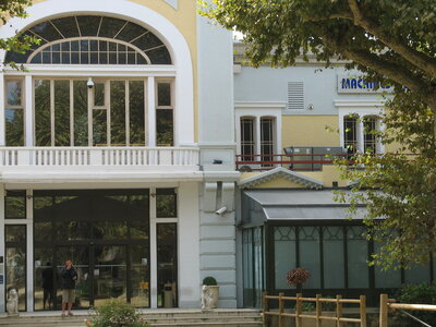 LAMALOU-MENDE-LE PUY-ARDECHE-AUBENAS, 144    VALS        Casino   