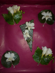 FLEURS - MAGASIN PARFUM DE FLEURS, boutonnières