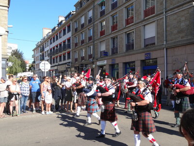 Grande parade Festival Lorient 2022<br>@copyleft <a href=https://www.le-fab-lab.com>Le Fab'Blab</a> Licence Art Libre, 2022-08-07-grande-parade-009