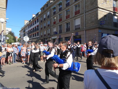 Grande parade Festival Lorient 2022<br>@copyleft <a href=https://www.le-fab-lab.com>Le Fab'Blab</a> Licence Art Libre, 2022-08-07-grande-parade-023