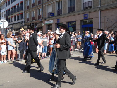 Grande parade Festival Lorient 2022<br>@copyleft <a href=https://www.le-fab-lab.com>Le Fab'Blab</a> Licence Art Libre, 2022-08-07-grande-parade-034