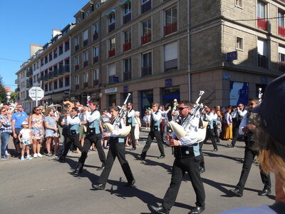 Grande parade Festival Lorient 2022<br>@copyleft <a href=https://www.le-fab-lab.com>Le Fab'Blab</a> Licence Art Libre, 2022-08-07-grande-parade-041