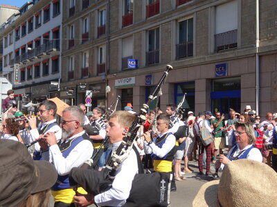 Grande parade Festival Lorient 2022<br>@copyleft <a href=https://www.le-fab-lab.com>Le Fab'Blab</a> Licence Art Libre, 2022-08-07-grande-parade-060