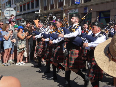 Grande parade Festival Lorient 2022<br>@copyleft <a href=https://www.le-fab-lab.com>Le Fab'Blab</a> Licence Art Libre, 2022-08-07-grande-parade-064