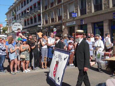 Grande parade Festival Lorient 2022<br>@copyleft <a href=https://www.le-fab-lab.com>Le Fab'Blab</a> Licence Art Libre, 2022-08-07-grande-parade-068