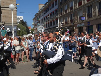 Grande parade Festival Lorient 2022<br>@copyleft <a href=https://www.le-fab-lab.com>Le Fab'Blab</a> Licence Art Libre, 2022-08-07-grande-parade-070