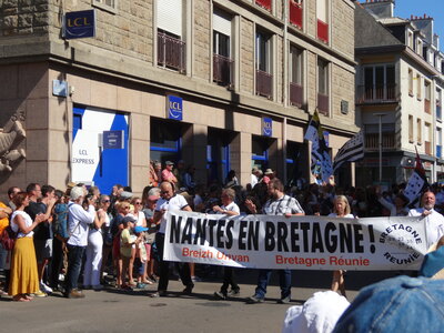 Grande parade Festival Lorient 2022<br>@copyleft <a href=https://www.le-fab-lab.com>Le Fab'Blab</a> Licence Art Libre, 2022-08-07-grande-parade-071