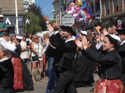 Grande parade Festival Lorient 2022<br>@copyleft <a href=https://www.le-fab-lab.com>Le Fab'Blab</a> Licence Art Libre, 2022-08-07-grande-parade-078