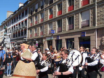 Grande parade Festival Lorient 2022<br>@copyleft <a href=https://www.le-fab-lab.com>Le Fab'Blab</a> Licence Art Libre, 2022-08-07-grande-parade-094