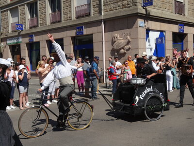 Grande parade Festival Lorient 2022<br>@copyleft <a href=https://www.le-fab-lab.com>Le Fab'Blab</a> Licence Art Libre, 2022-08-07-grande-parade-123