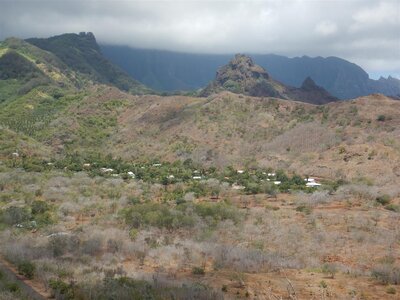 UA HUKA, Ascension du cratère  9 