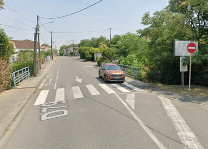 l'article L. 118-5-1 , Rue Jean Gironis près du pont