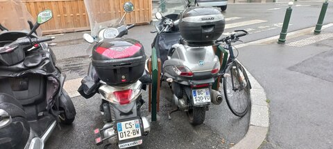 Stationnements vélos, Victor Hugo au 76  2 arceaux