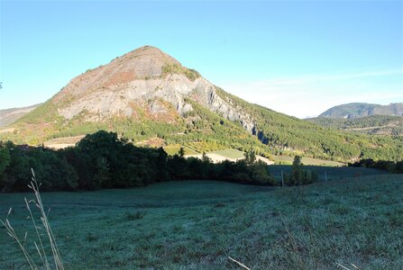 Bréziers, la chapelle de Ste Sixte par la bergerie 04102022, DSC_0350