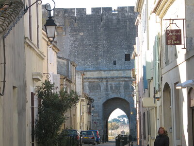 AIGUES MORTES - ARLES - FONTVIEILLE - ESTABLON - MONTMAJOUR , 19 AIGUES MORTES