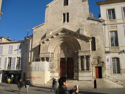 AIGUES MORTES - ARLES - FONTVIEILLE - ESTABLON - MONTMAJOUR , 29  ARLES