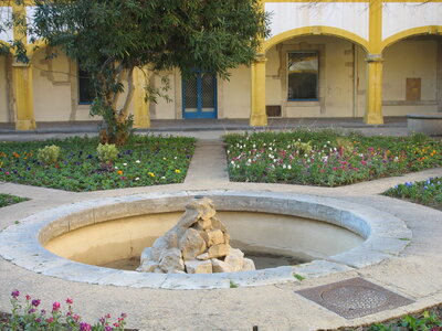 AIGUES MORTES - ARLES - FONTVIEILLE - ESTABLON - MONTMAJOUR , 39  ARLES