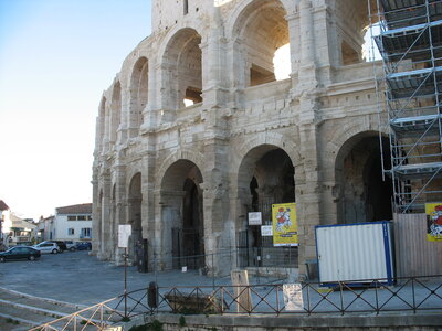 AIGUES MORTES - ARLES - FONTVIEILLE - ESTABLON - MONTMAJOUR , 51  ARLES