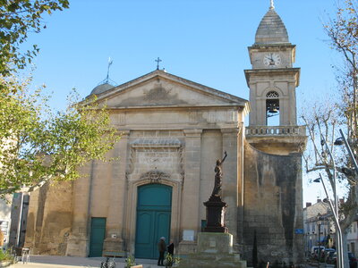 AIGUES MORTES - ARLES - FONTVIEILLE - ESTABLON - MONTMAJOUR , 59  FONTVIEILLE