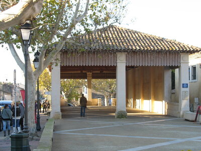 AIGUES MORTES - ARLES - FONTVIEILLE - ESTABLON - MONTMAJOUR , 60  FONTVIEILLE