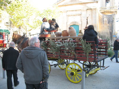 AIGUES MORTES - ARLES - FONTVIEILLE - ESTABLON - MONTMAJOUR , 65  FONTVIEILLE