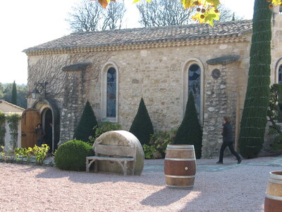 AIGUES MORTES - ARLES - FONTVIEILLE - ESTABLON - MONTMAJOUR , 77  ESTOUBLON