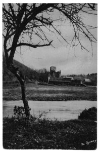 bassin versant de la Sienne et fleuves côtiers du SAGE COC, Hambye ruines de l’abbaye  vue prise des bords de la sienne