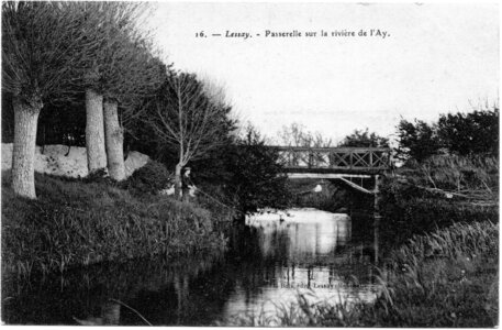 bassin versant de la Sienne et fleuves côtiers du SAGE COC, lessay passerelle sur la rivière de l’ay