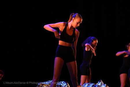 Spectacle danse contemporaine 2022, 114A9160 copie  1 
