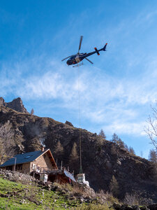 Héliportage au Tourond 27-04-23, sRVB-1068751