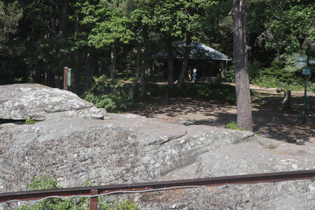 20230615 Ottrott - Mont Sainte-Odile, IMG_4968_L’abri Paul Muller au Maennelstein (sentier du Mur Païen sud)
