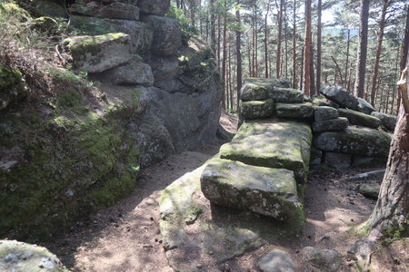 20230615 Ottrott - Mont Sainte-Odile, IMG_4977_Porte Koeberle (sentier du Mur Païen ouest)