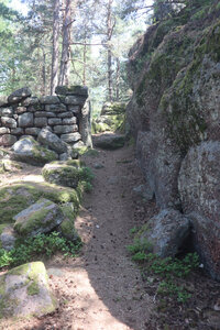 20230615 Ottrott - Mont Sainte-Odile, IMG_4979_Porte Koeberle (sentier du Mur Païen ouest)