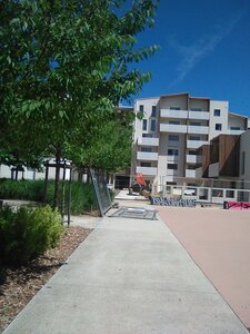 chantier KOSMO le 23-06-2023, allée d’entrée générale qui prolonge l’allée du parc devant KOSMO