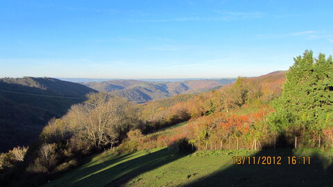 promenade à Bouillac,Tournac .(aveyron), Vue d'Asprières vers la vallée du Lot