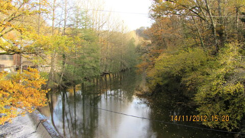 Le Pas,Abbas, Les Planques.(Aveyron), Le Castanié.Vue sur la rivière Aveyron.
